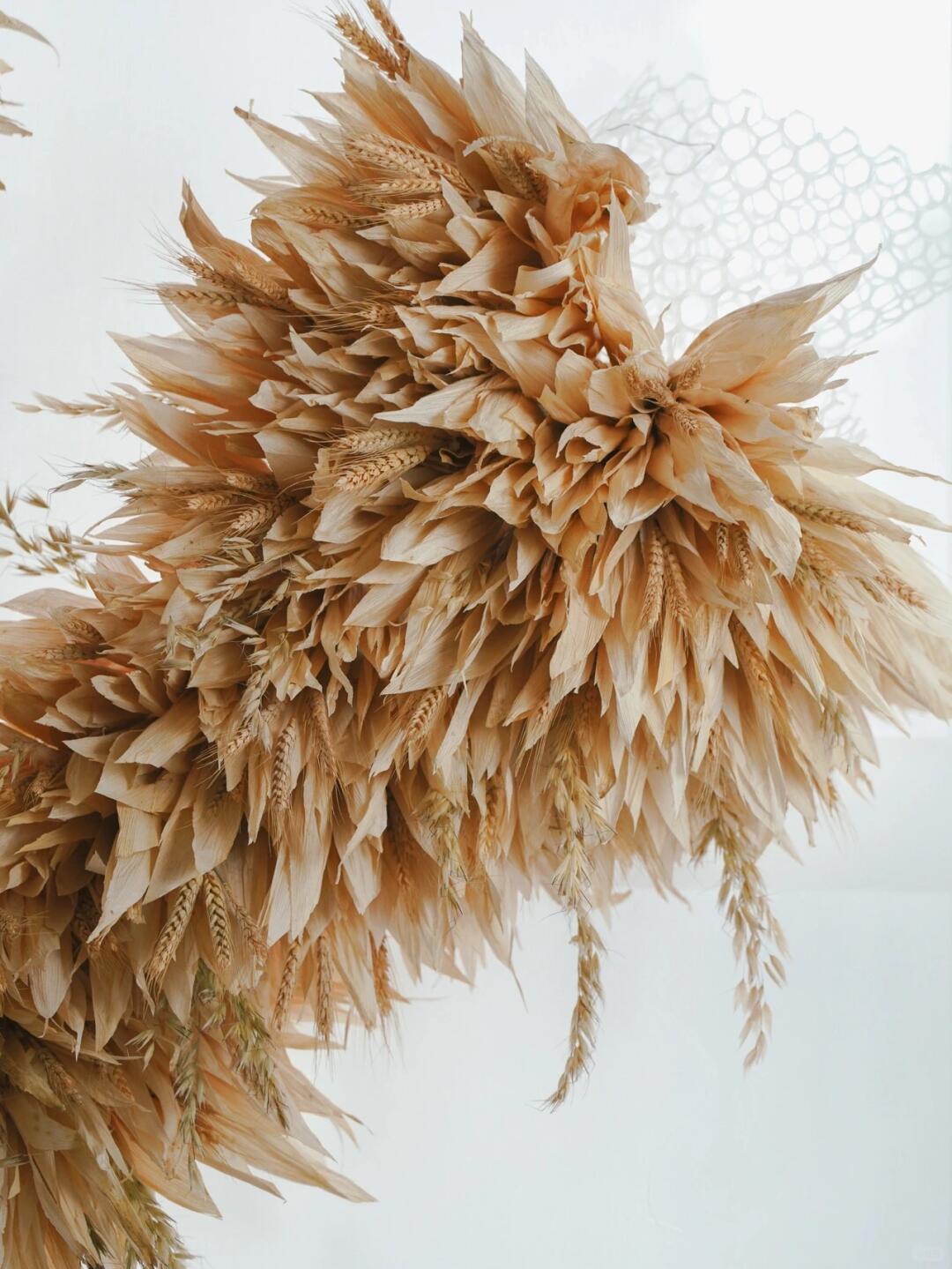 Spatial Art Installation | Crafting a Group of Hummingbird Nests with Corn Husks
