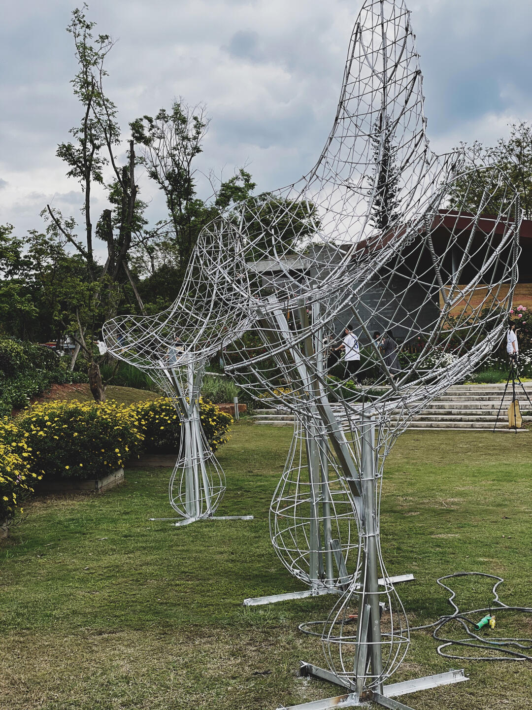 Floral Chengdu | Cross-Border Installation Art | Preparing the Floral Sculpture image 6