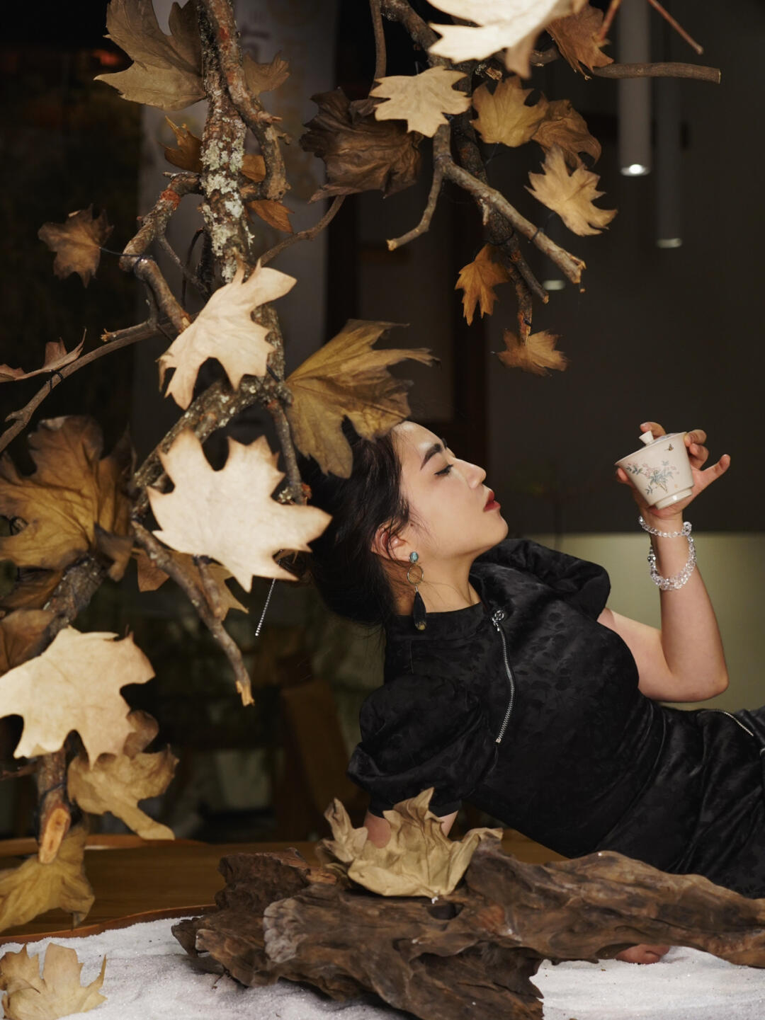 Art Installation | Withered Plane Tree Leaves Actually Boosted Occupancy Rates
