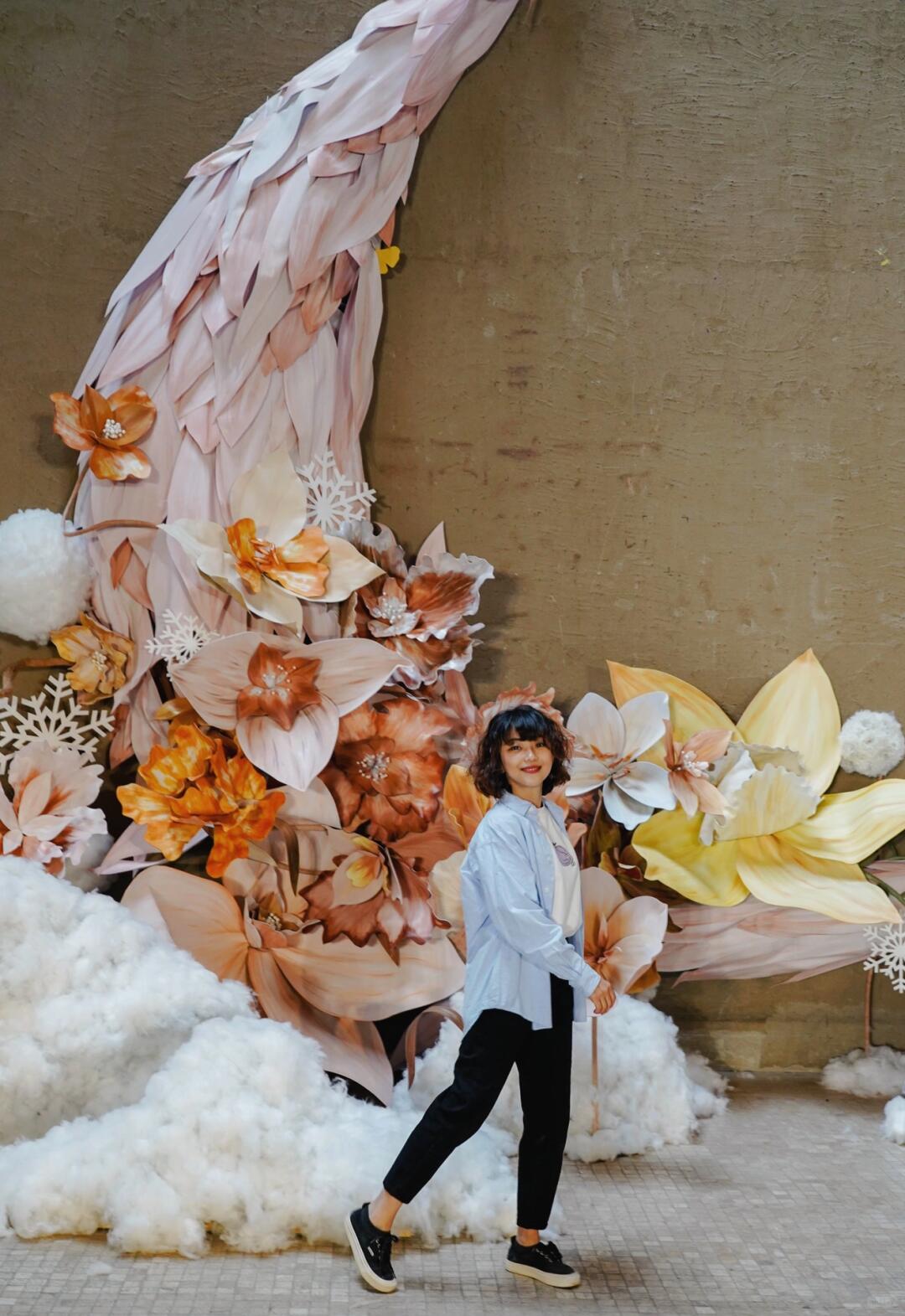Seasons, Clouds, and Moon: A Mind-Bending Fusion of Seasonal Themes | Installation Art