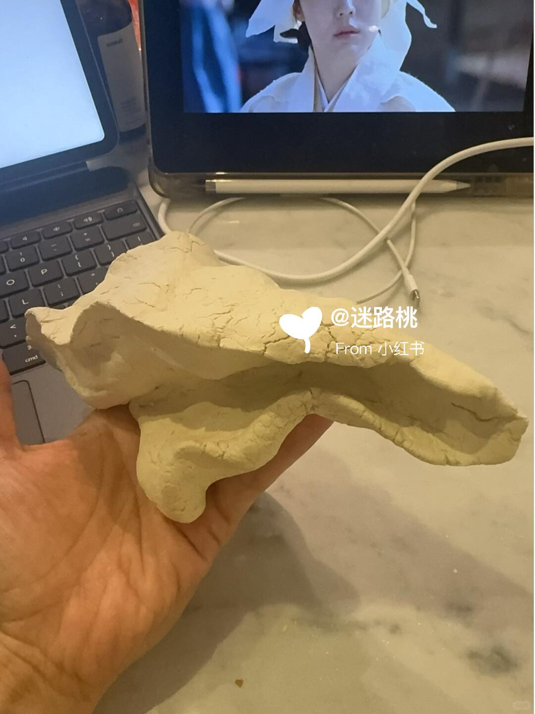 形如钟乳 势如断崖 | 纸造装置的艺术 image 11