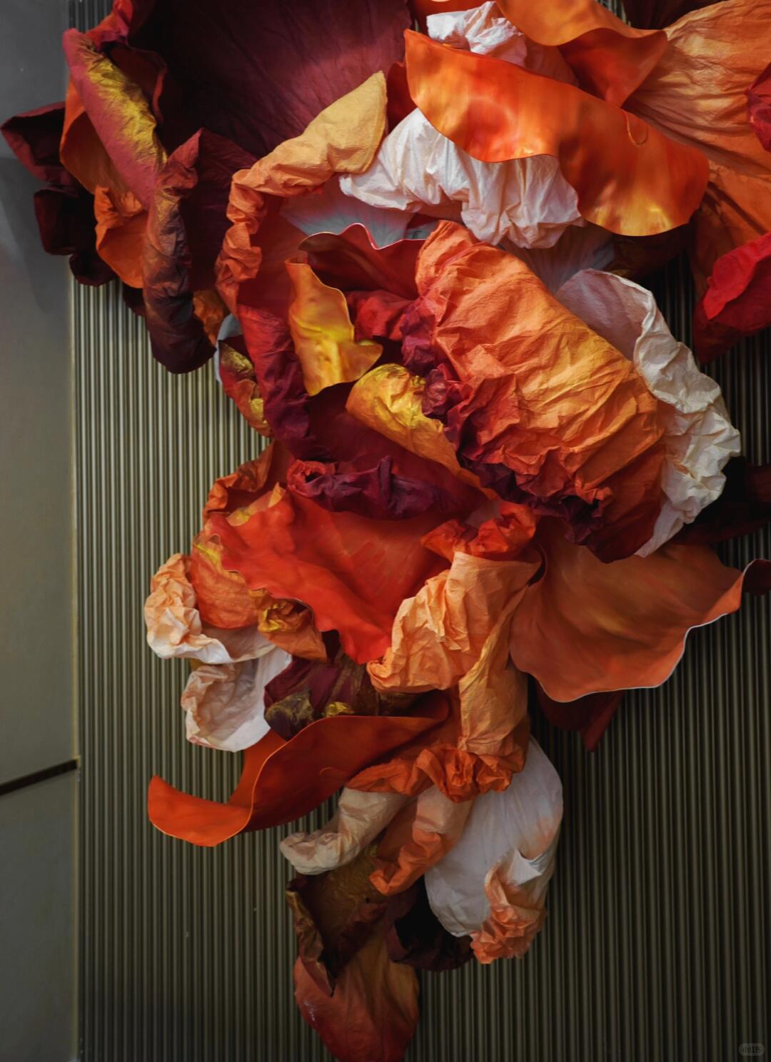 Flamboyant and Passionate, Floral Yet Not | Chinese-style Art Installation